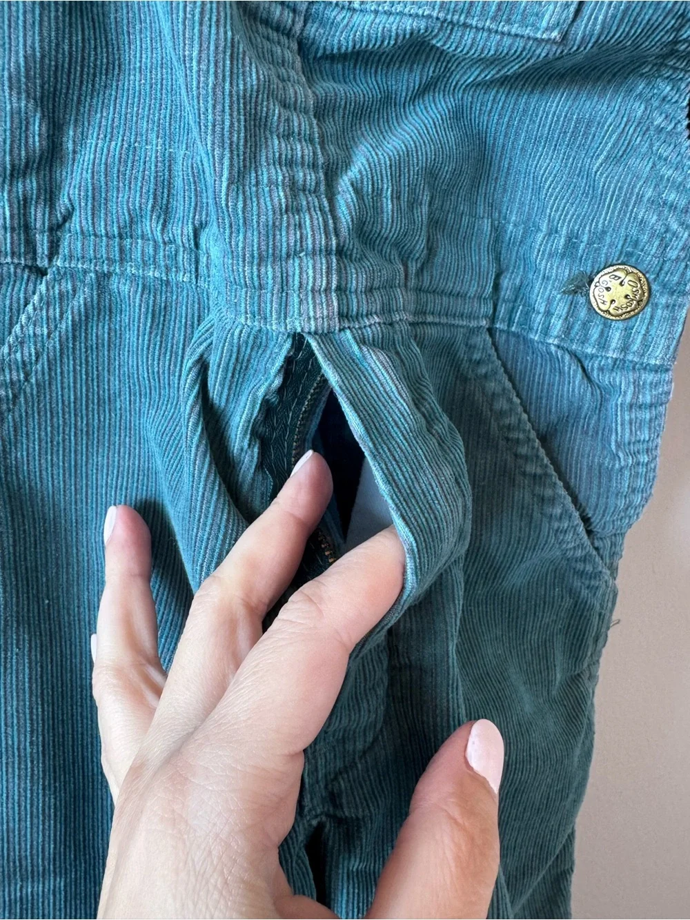 Vintage 1990s Osh Kosh B’Gosh Light Corduroy Green Pinstripe Overalls‎ Size 6